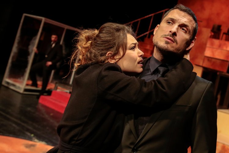 Dominika Kavaschová s Jánom Kolením v hre Antigona. FOTO: Ctibor Bachratý