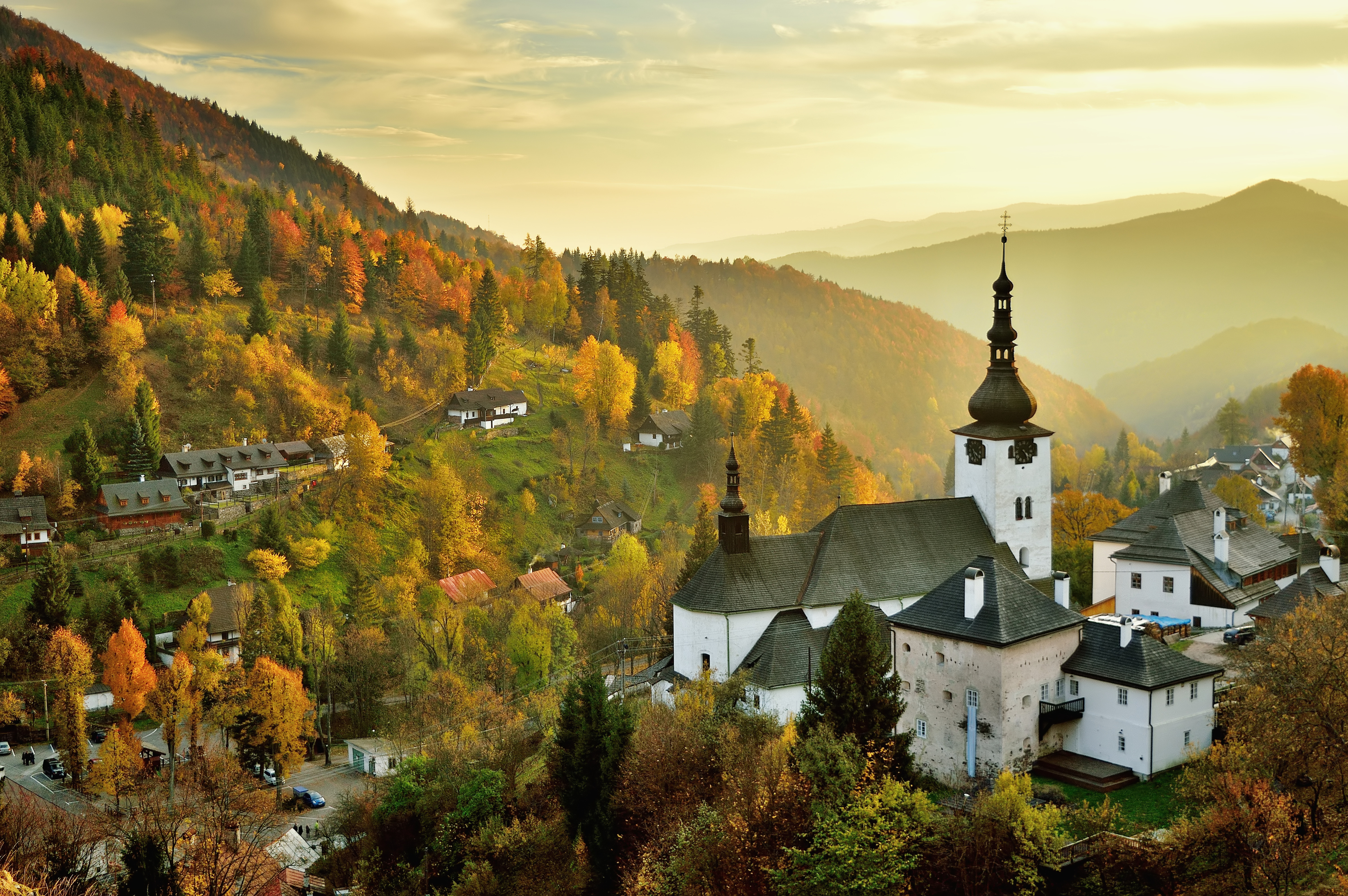 Slovensko je prekrásna krajina. Vyskúšajte road trip po niektorom z našich regiónov. FOTO: Adobe Stock