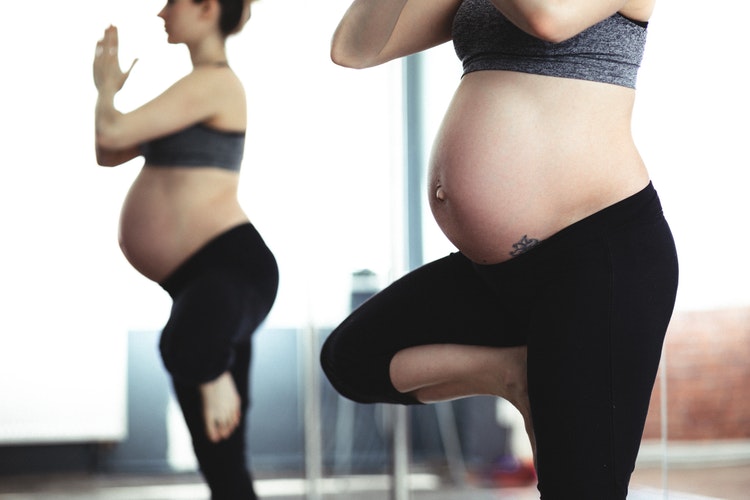 Cvičiť CrossFit v tehotenstve sa neodporúča, vybrané prvky ale skúsiť môžete. FOTO: Pexels