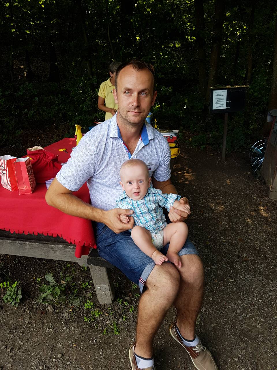 Malý Sebastián s otcom rodiny. Foto: Archív K.K.