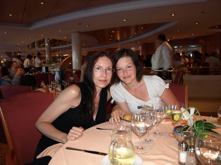 Kristínka na večeri s mamou Foto: Archív K.W.