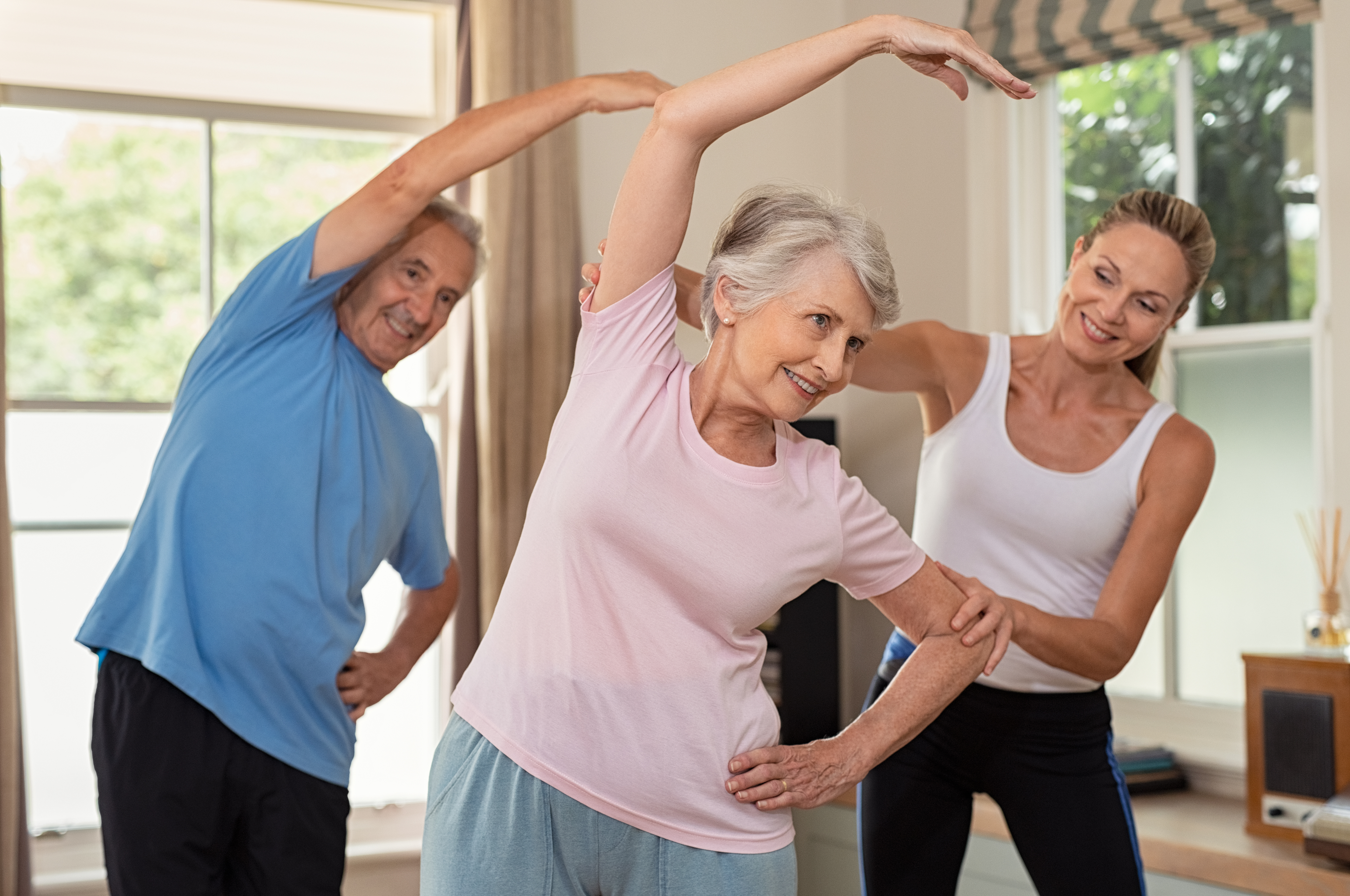 Seniorov často limitujú rôzne ochorenia. To však neznamená, že majú sedieť doma a nič nerobiť. FOTO: Adobe Stock