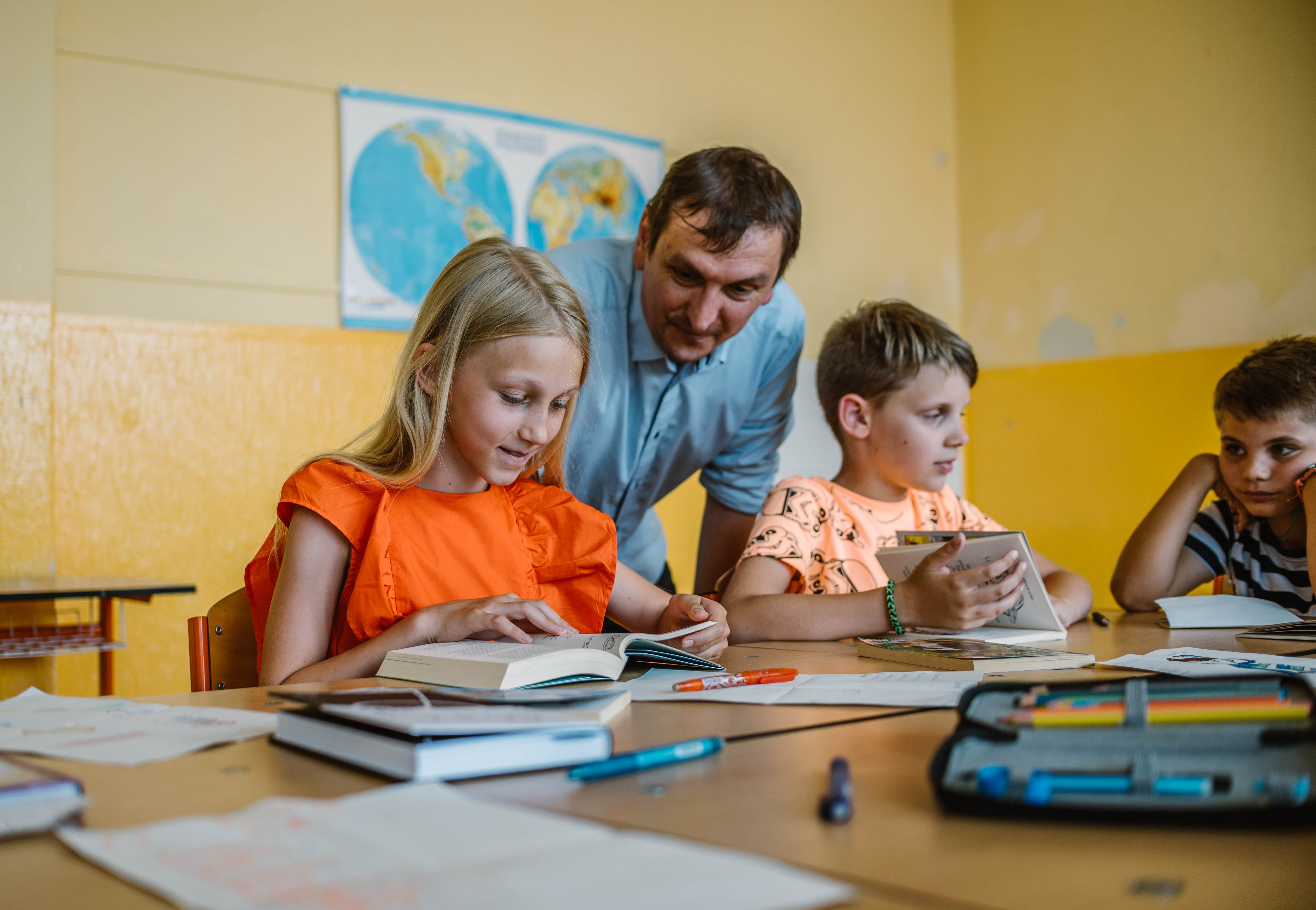 Dobrých učiteľov máme aj na Slovensku. Nie je ich väčšina, ale je ich dosť. A o nich treba čo najviac a hlasno hovoriť. FOTO: archív Juraj Hipš