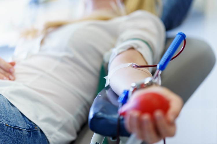 Ak chcete v súčasnej situácii darovať krv, objednajte sa na presný termín. FOTO: Adobe Stock