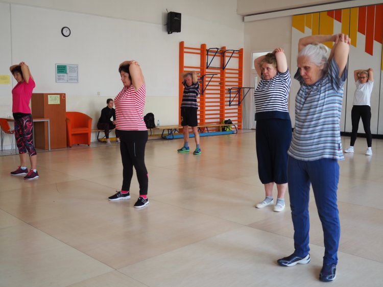 „Nešetria nás. Veľa sme sa ale naučili,“ vravia spokojné cvičenky. FOTO: www.preventivne.sk