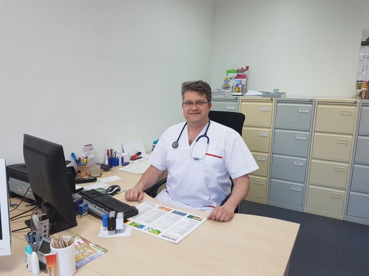 „Až 75 percent našich pacientov malo nízku hladinu vitamínu D,“ vraví MUDr. Radovan Košturiak. FOTO: Archív R. D.