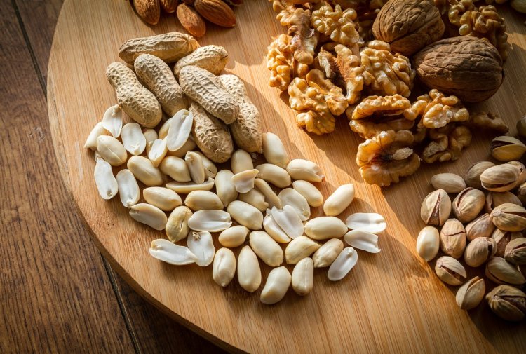Tuky z orechov alebo slaniny? Čo si vyberiete? FOTO: Pixabay