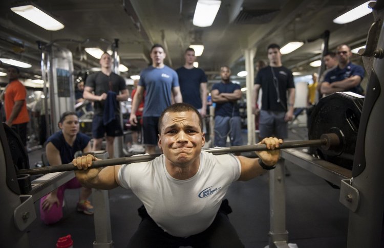 Užívanie podporných látok je vo fitnes centrách všeobecne akceptovaná norma. FOTO: Pixabay