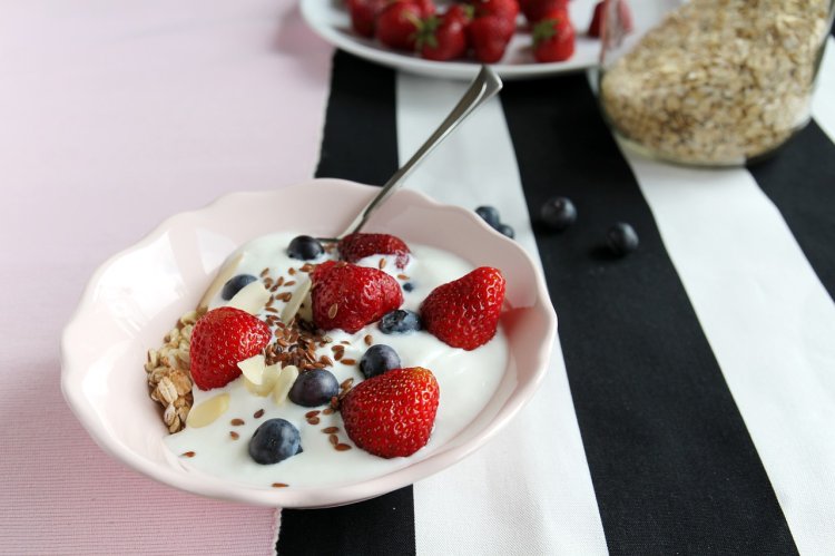 Jogurt s ovocím? Šesť druhov vitamínov a mnohé minerály.  FOTO: Pixabay