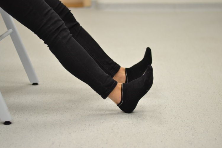 Tŕpnu vám nohy v lietadle? Zacvičte si. FOTO: www.preventivne.sk